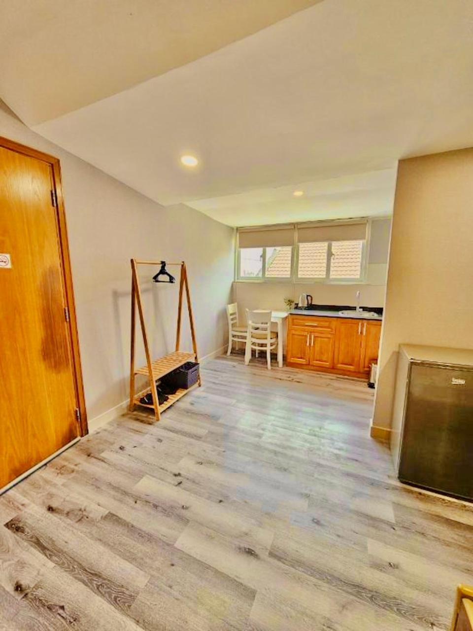 Simmi 5 Hotel & Apartment โฮจิมินห์ซิตี้ ภายนอก รูปภาพ